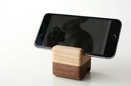 木製デザインがおしゃれな「ウッド スマホスタンド」おすすめ8選