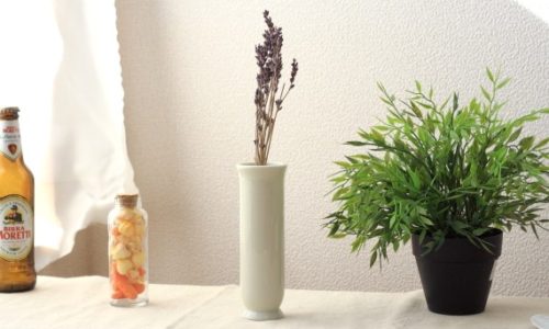 おしゃれな一輪挿し花瓶おすすめ16選!白色陶器・木製の壁掛けタイプ