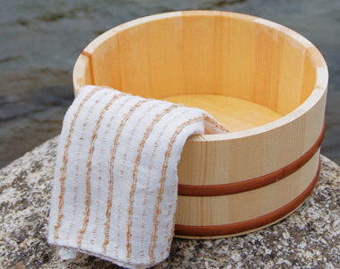 自宅のお風呂を温泉気分に!木で作ったおしゃれな風呂桶おすすめ10選