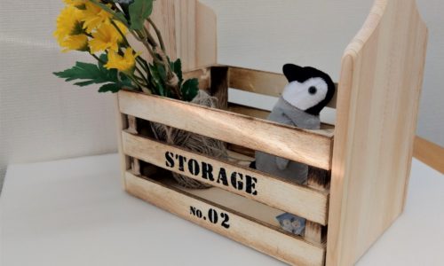 100均のまな板を使って超簡単DIY!おしゃれな収納ラックの作り方!